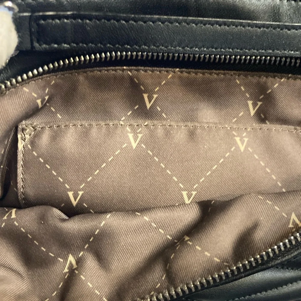 - Nwot  - Vince Camuto quilted leather with silver chain
